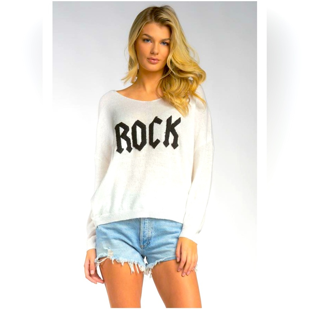 Elan Rock Sweater sold out! New with tags! Small